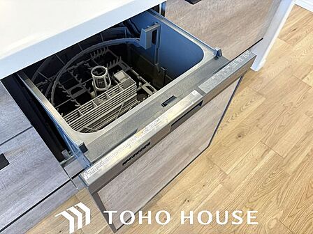 通常の手洗いでは使用出来ないほど高温のお湯や高圧水流を使うことにより汚れを効果的に落とすことができる。殺菌効果が非常に高く哺乳瓶などを使う家庭で需要が高く大変便利。
