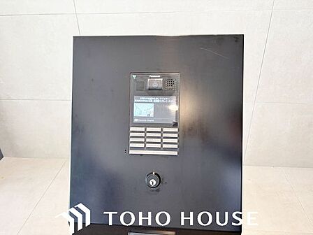 オートロック付き物件は、住民以外の人が入りにくい仕組みとなっています。空き巣などの被害に狙われにくいほか、新聞などの訪問営業や、商品の押し売りなどの営業を避けやすい環境といえます。