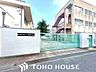 周辺：東大阪市立上小坂中学校 徒歩5分。 400m