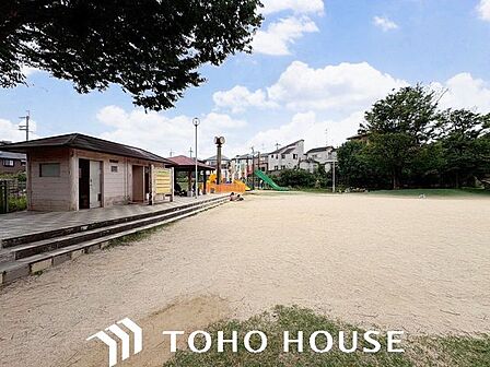 久保公園 徒歩6分。 470m