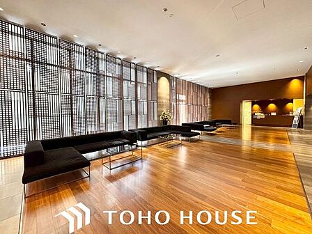 妻が仕事で遅くなる場合などは夜道が心配。駅からマンションまで人通りがある、電灯があって明るいなど、安全な経路が確保できるといい。