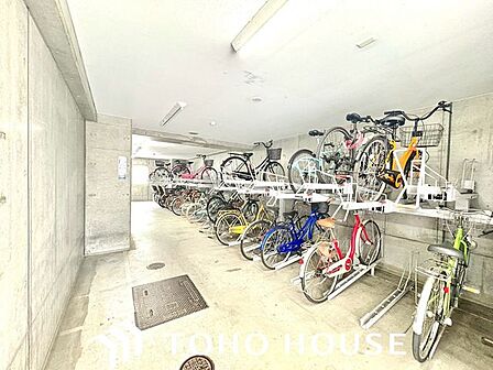 ここから始まる「日常」は家族にとって大切で貴重な時間・・・だからこそ、少しでも豊かに、少しでも快適に。そんな想いから生まれた本邸宅は、これから先のお住まいをきっと支えてくれるはずです。