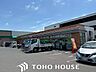周辺：セブンイレブン高槻日吉台口店 徒歩16分。 1230m