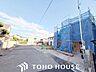 その他：落ち着いた住環境に相応しい、気品ある佇まいの外観デザイン。前面道路の幅員（または周辺の開放感）にも恵まれており、圧迫感を感じさせない開放的でスッキリとした外観が魅力的な物件です。