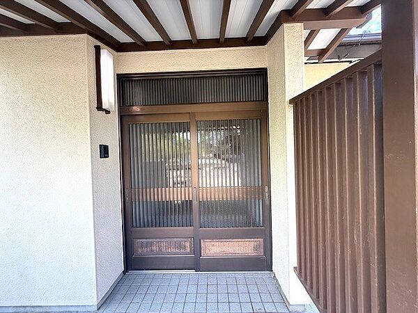 玄関を拡大表示
