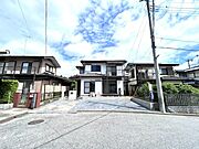 ◆外観｜前面道路6ｍと駐車が苦手な方でも安心。（リフォーム後写真）