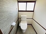 【リフォーム後：トイレ】トイレ交換済み♪広さもあり収納ボックスを置いても良いかも♪※2026年5月撮影