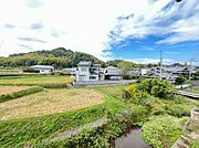 田園風景や小川が素敵な地域