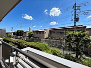 開放感に恵まれます。空を眺める生活はいかがでしょうか？