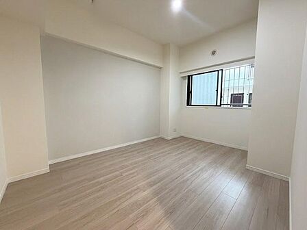 『洋室』多目的に使える自由な空間。子供部屋から書斎、趣味の部屋まで、ライフスタイルに合わせて変化する洋室です。