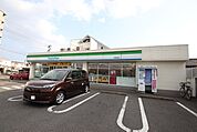 ファミリーマート　大森駅南店