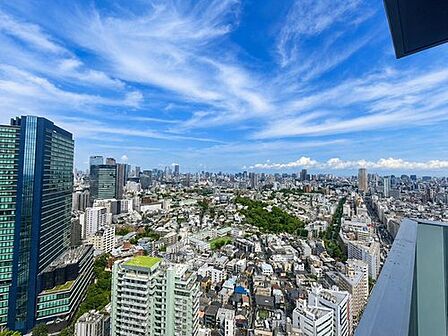 ♪♪新規内装一部リノベーション内容♪♪■クロス張替え■フロアタイル上張り■給湯器交換■建具交換■居室収納造作■トイレ交換