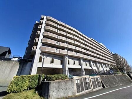■外観■落ち着いた佇まいが印象的なマンションです毎日の暮らしを快適に彩る住まいです