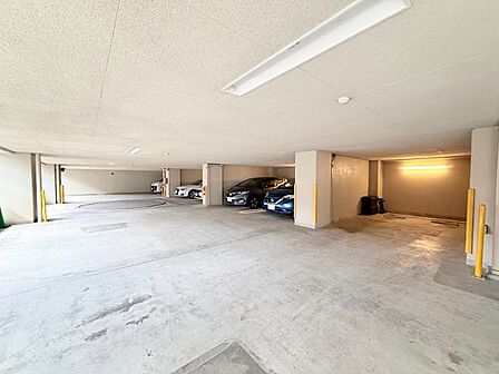 【駐車場】※空き状況は担当者にご確認をお願いいたします