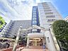 外観：総戸数119戸の大規模マンション。