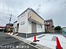 外観：前面道路含む現地写真