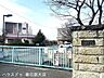 周辺：武里中学校 360m