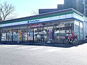 コンビニ 372m