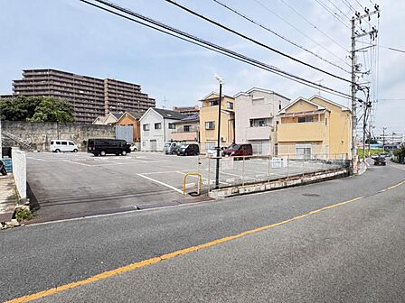 ゴミ置き場や電柱の位置なども現地でご確認いただけます。