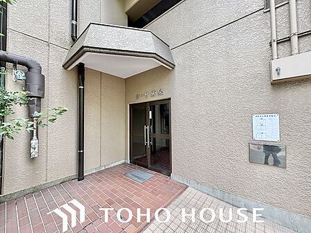 エントランスのお手入れが行き届き、共用部分がキレイでした。資産価値を高める部分としては重要です。