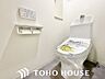 トイレ：毎日使う場所だからこそ、使い勝手を考慮しました。白を基調に、飽きのこない空間に。