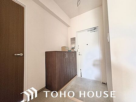玄関はお家の顔としてすっきりとした素敵な空間に。印象のよい玄関は爽やかな住まいへの入り口です。
