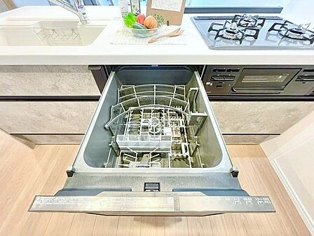食洗機付で手間なく綺麗に。食後はゆったり過ごせます。