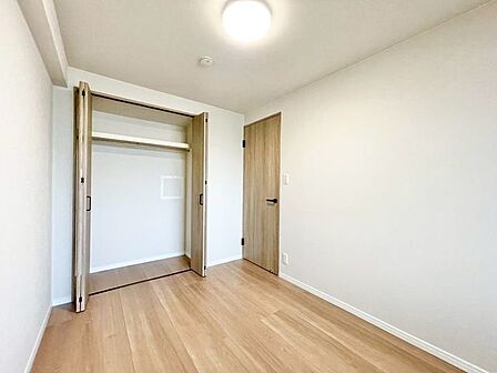 お部屋には充分な収納スペースをご用意。自分だけの空間を作り上げることができます。