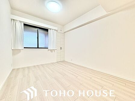 一日の疲れをいやしてくれる主寝室。時を忘れて過ごす場所として過ごせるお部屋。