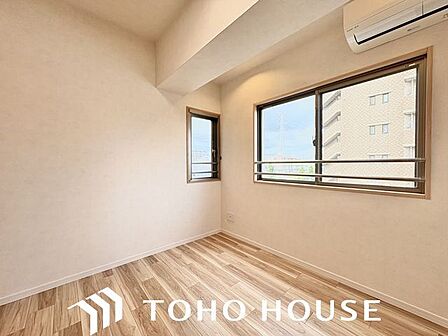 一日の疲れをいやしてくれる主寝室。時を忘れて過ごす場所として過ごせるお部屋。