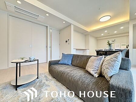 お気に入りのソファで一日ゆったりとくつろぐ時間を最優先にする。そんなスタイルをかなえられる空間です。