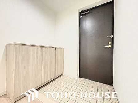 玄関スペースは実用性ももちろんですがその家の第一印象をよくしてくれるデザイン性も重要です。