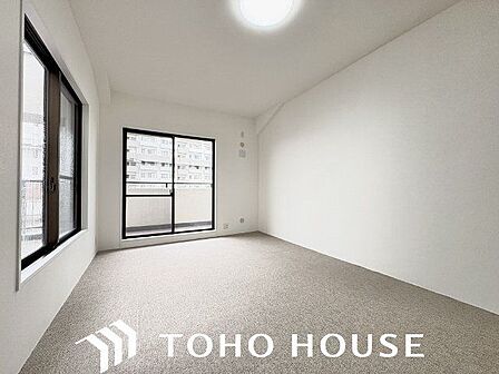 一日の疲れをいやしてくれる主寝室。時を忘れて過ごす場所として過ごせるお部屋。