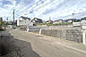 外観：活用しやすいきれいな整形地！前面道路も広くて過ごしやすい♪現地（2026年9月）撮影