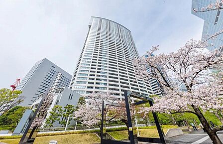 外観 地上43階建てタワーマンションです。