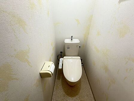温水洗浄機付き便座のトイレです