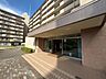 エントランス：2WAYアクセスでペット可能のマンション。ぜひお問い合わせください！