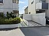 外観：前面道路含む現地写真