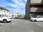 敷地内駐車場有、空き状況は要確認