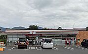 セブンイレブン秦野平沢北店（399m）