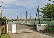 秋葉台小学校（666m）