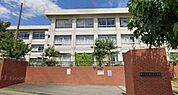滝の沢小学校（661m）