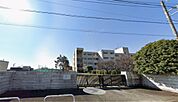 伊勢原市立中沢中学校（409m）