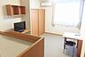 リビング/ダイニング：大型家電設置済みのお部屋です。