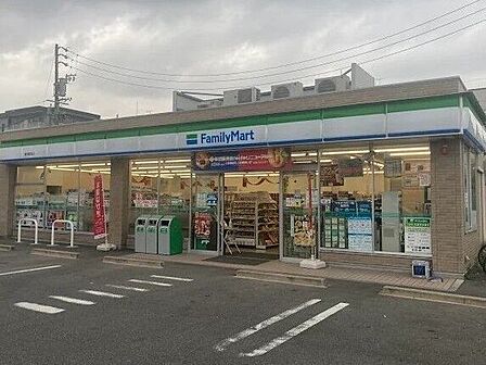 ファミリーマート 春田駅南店 100m