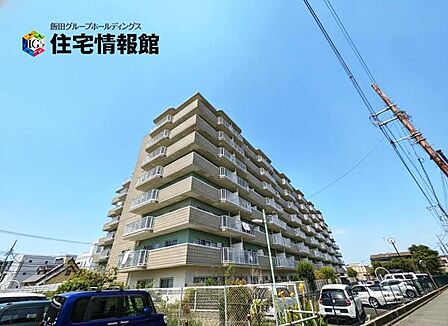 ひと際目を引く外観の佇まいで、満足度も高い建物です。
