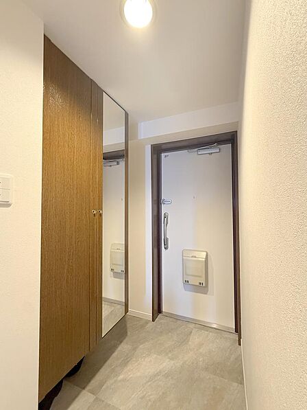 収納力のある大きな下駄箱付。ご家族分の靴をたくさん収納できます。