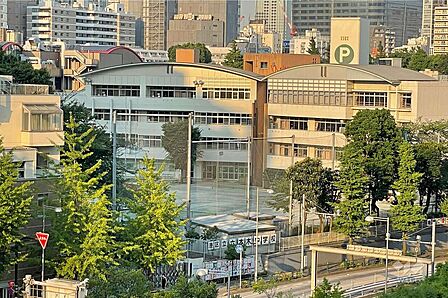 六本木中学校[公立]の外観