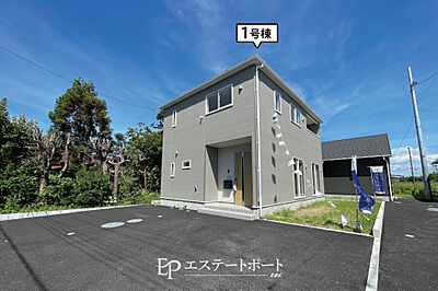 外観：千種新田に誕生した新築全4棟・1号棟のご紹介です♪4LDK間取りの2階建・17帖超LDKや広々ルーフバルコニーがゆとりある暮らしを演出します！