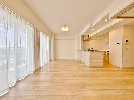 「寛ぎの空間リビング」毎日過ごす場所だからこそ、飽きのこないデザインが大事。本当に欲しい「寛げる空間」を実感して頂けます。